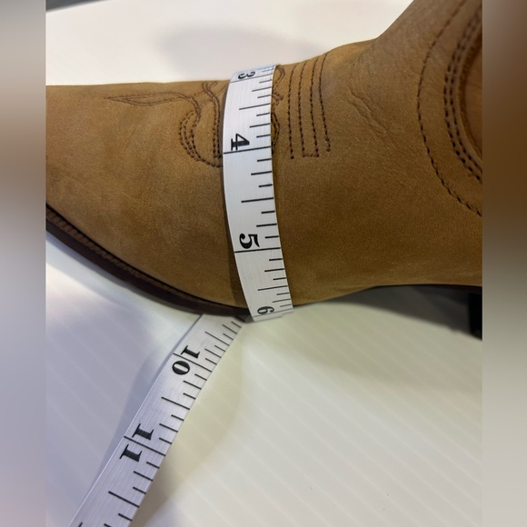 🤠”ACME” Women’s Vintage Beautiful Mid-Calf Caramel/Tan Cowboy Boots
Size 8🐴 - Picture 12 of 17